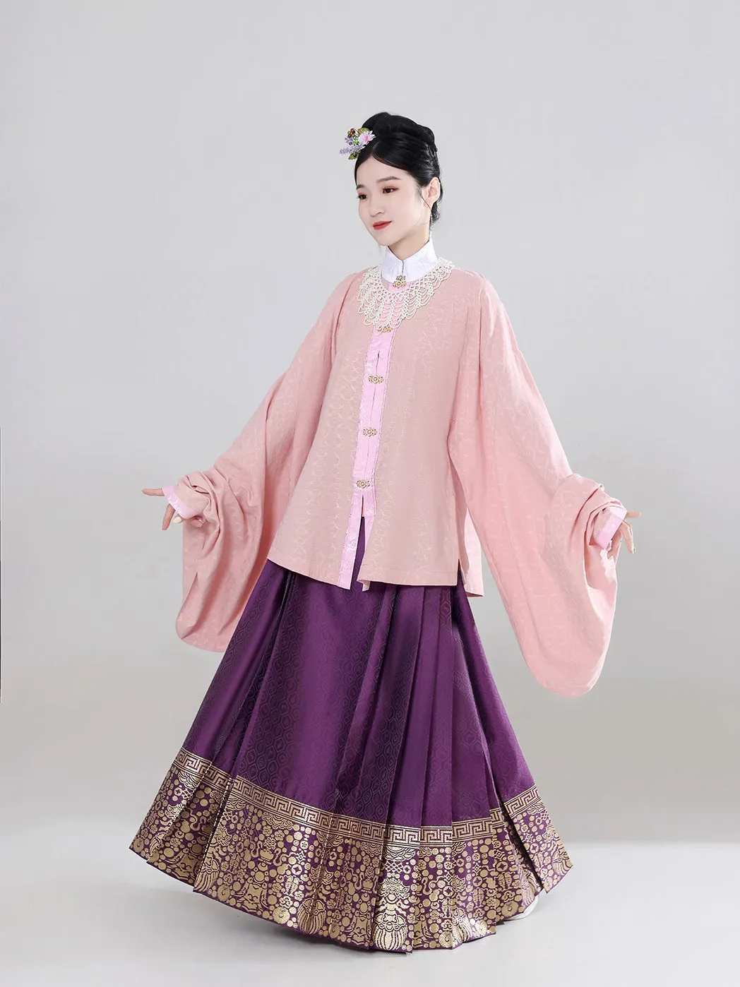 Bao Za 宝藏 Precious Treasures Ming Dynasty Mamian Skirt