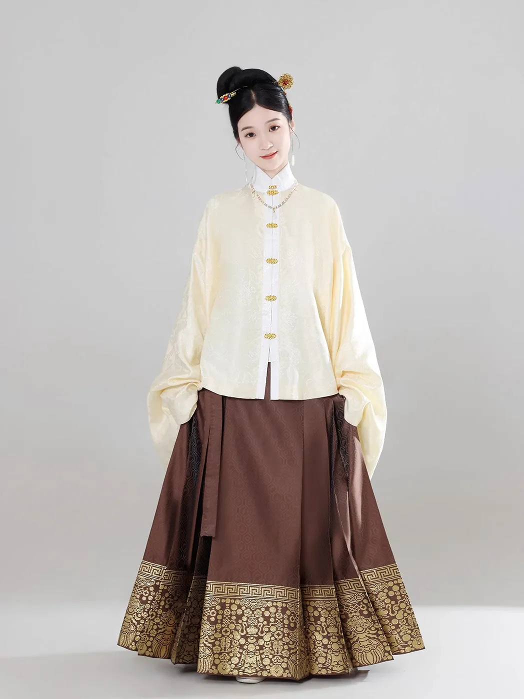 Bao Za 宝藏 Precious Treasures Ming Dynasty Mamian Skirt