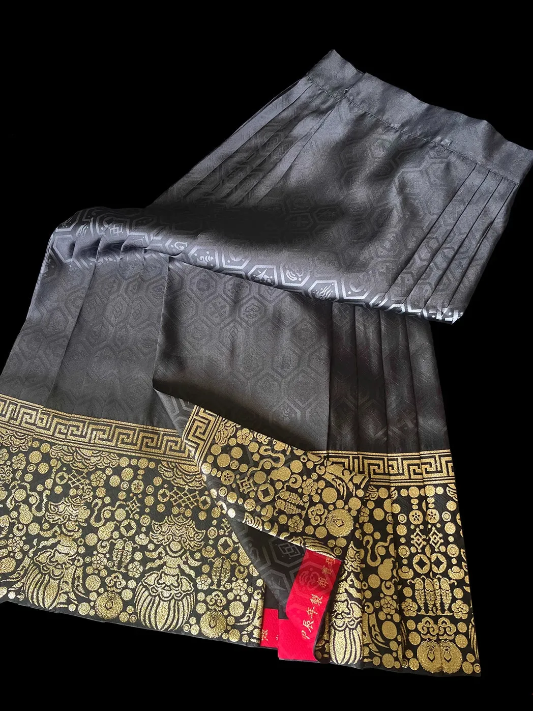 Bao Za 宝藏 Precious Treasures Ming Dynasty Mamian Skirt