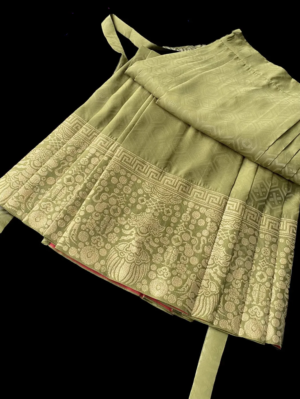 Bao Za 宝藏 Precious Treasures Ming Dynasty Mamian Skirt