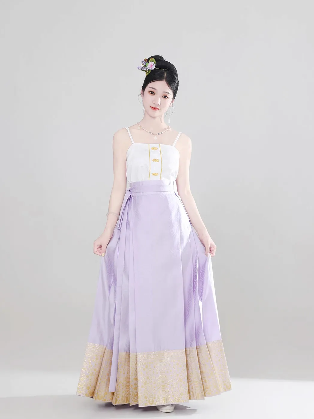 Bao Za 宝藏 Precious Treasures Ming Dynasty Mamian Skirt