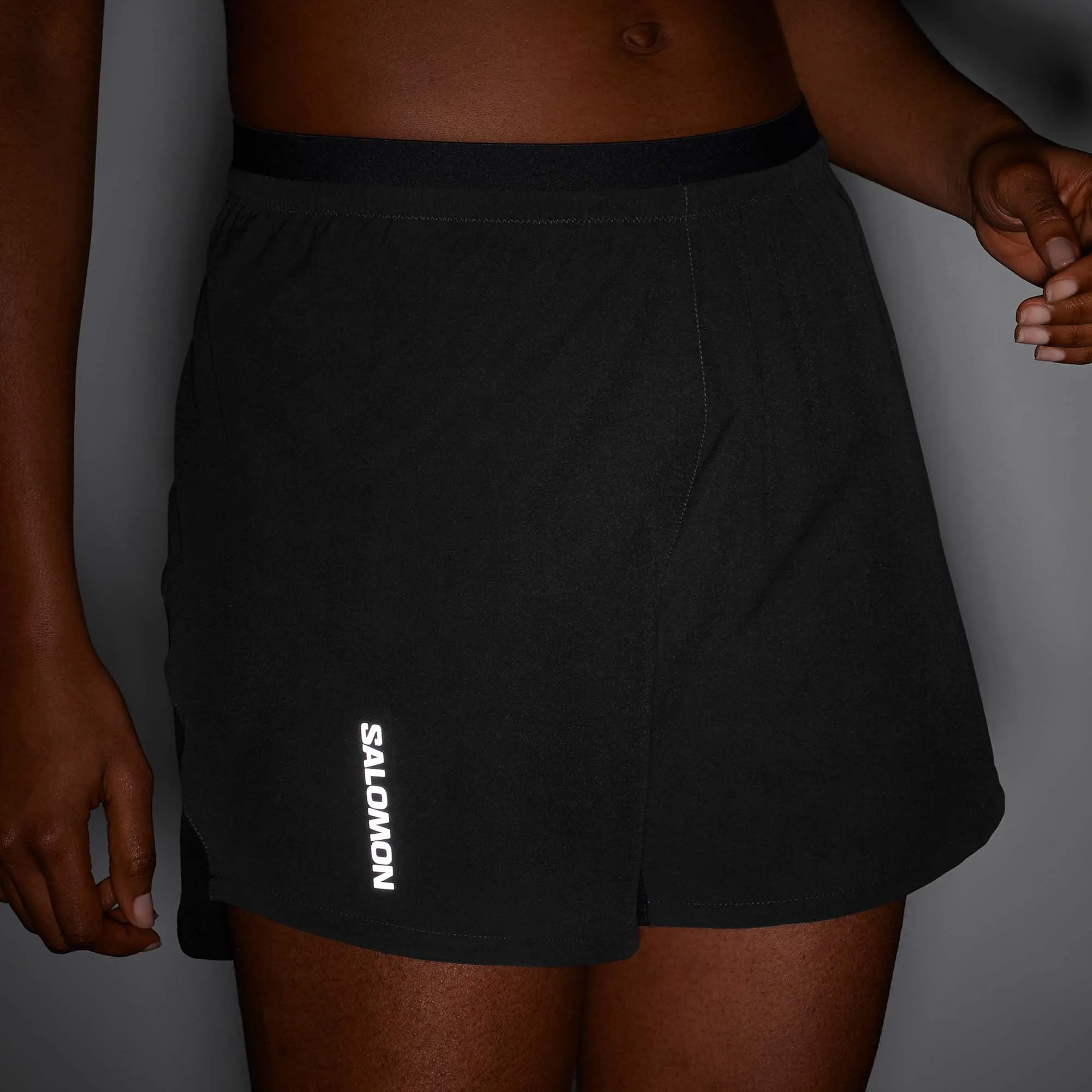 Salomon | Women's Cross 5'' Shorts - Deep Black