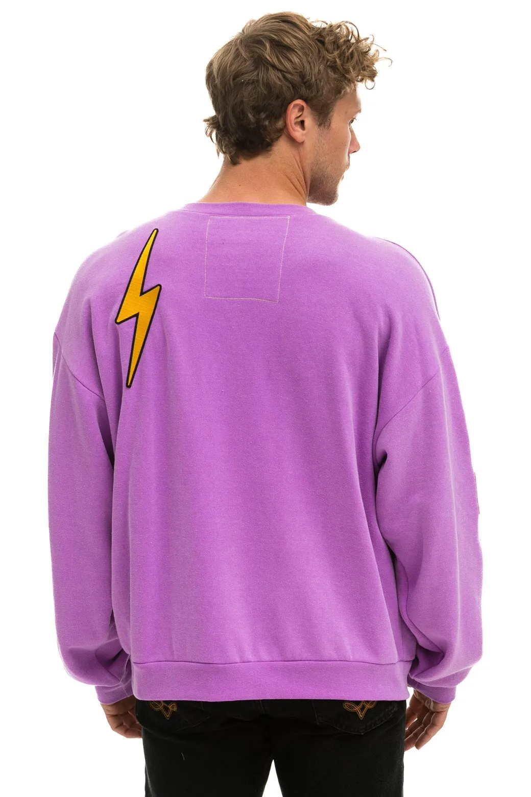 VINTAGE PATCH RELAXED CREW SWEATSHIRT - NEON PURPLE